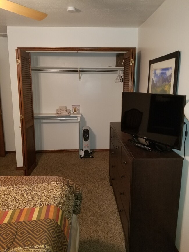 Primary Photo - 1870 W 2700 S