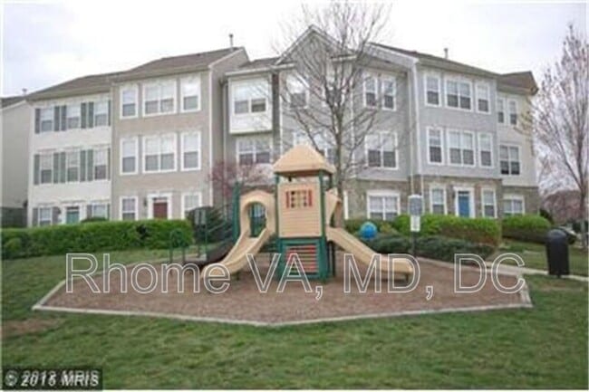 Building Photo - 21792 Dragons Green Square