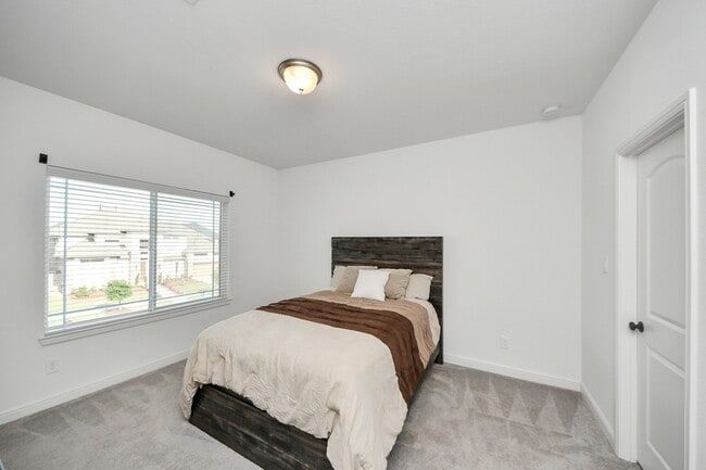 Building Photo - 4914 Olive Province Ln