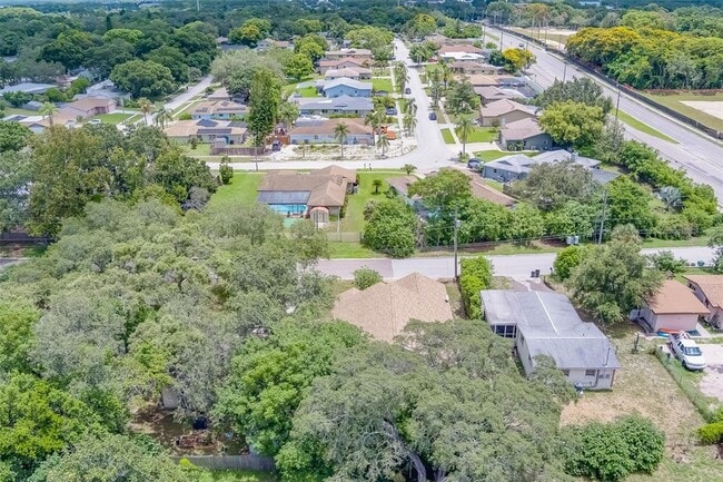 Building Photo - 1950 Lillian Ave