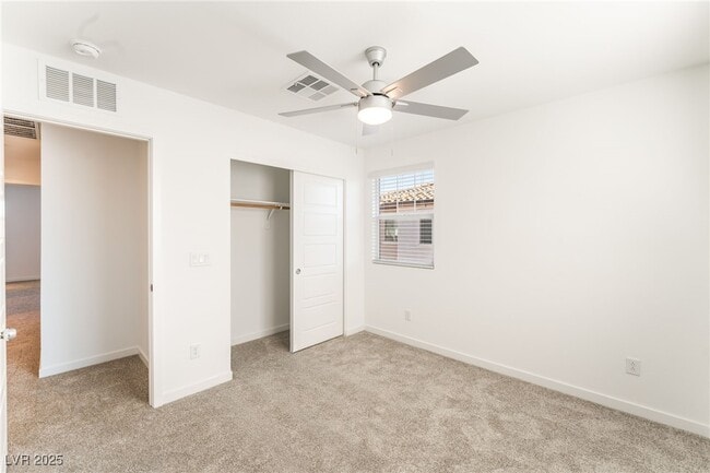 Building Photo - 943 Watford Pl