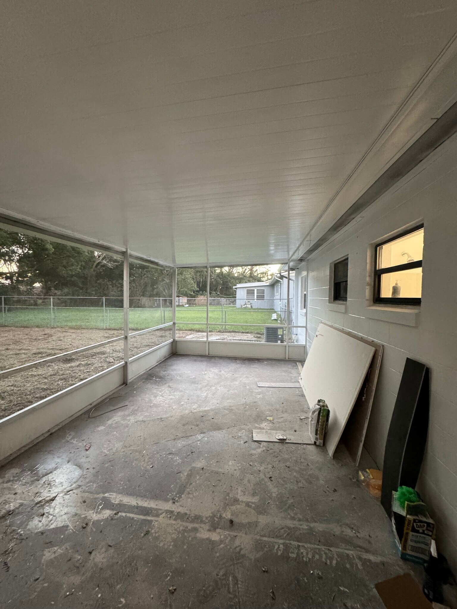 Building Photo - 844 E Church Ave