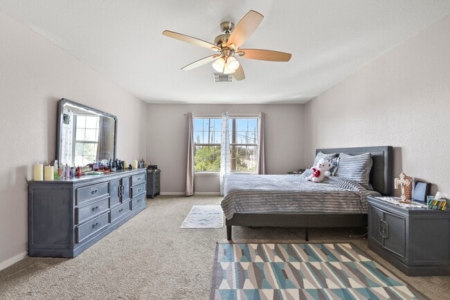 Building Photo - 1022 Americana Dr