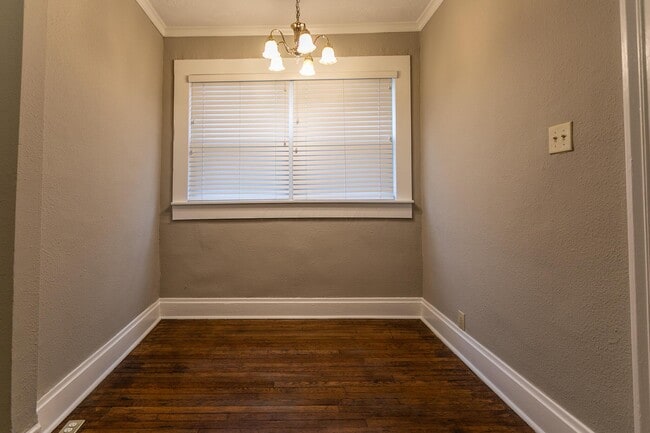 Building Photo - 1512 Indianola Ave