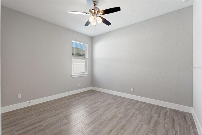 Building Photo - 326 Royal Palm Wy
