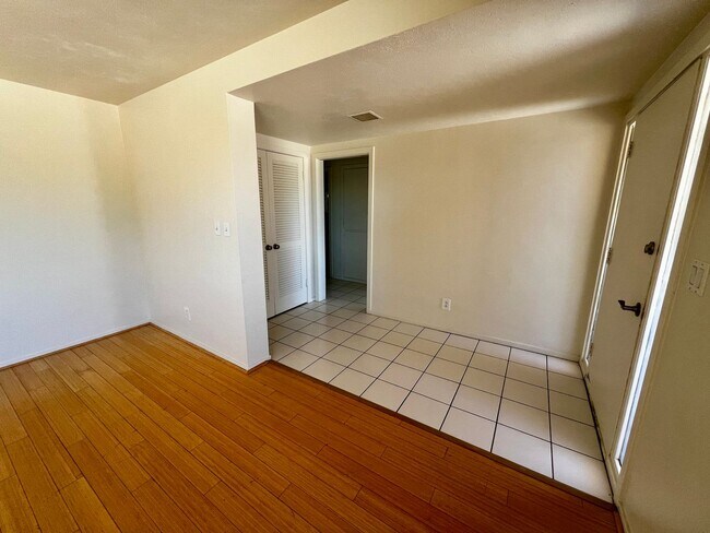 Building Photo - 56769 Joshua Dr