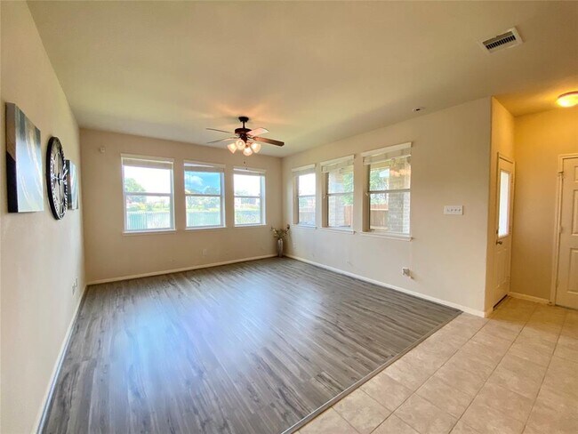 Building Photo - 2250 Waterford Park St