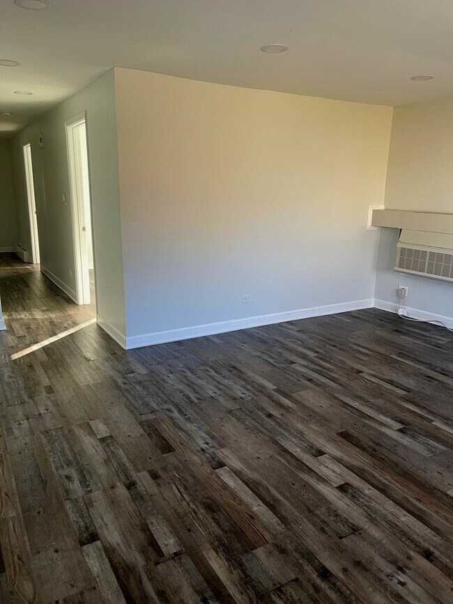 Building Photo - 287 8th St