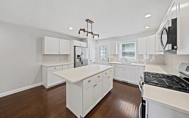 Building Photo - 469 Sherman St