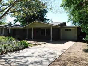 Building Photo - 4805 Sylvandale Dr