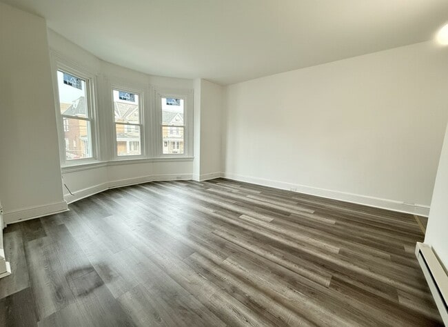 Building Photo - 636 W Lafayette St