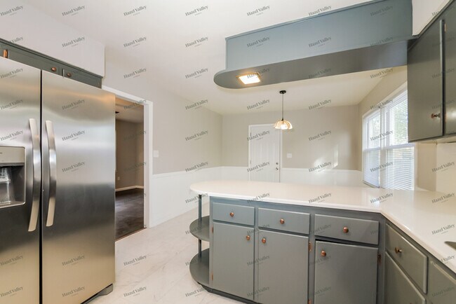 Building Photo - 4705 Vermont Ave