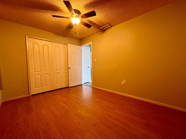 Building Photo - Beautiful 3/2 home in Mulberry!!