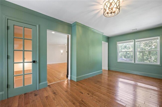 Building Photo - 2134 Beecher Cir SW
