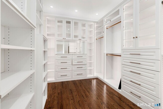 Building Photo - 59 Crescent Rd