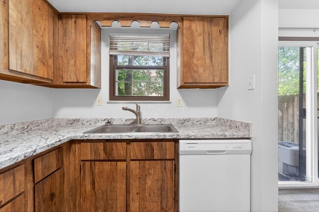 Building Photo - 6477 Brookedge Ct