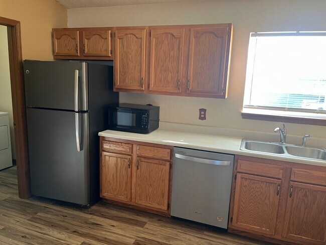 Building Photo - 5104 Trotter Dr