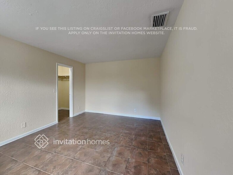 Building Photo - 479 NW 19th Ct