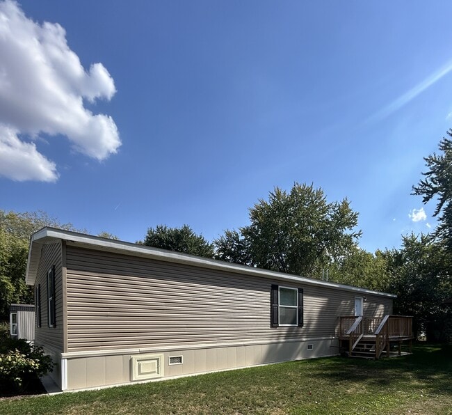 Building Photo - 118 Poplar Dr