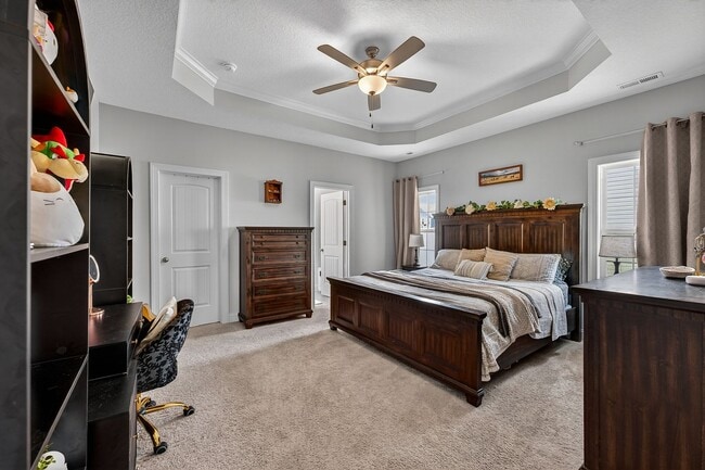 Building Photo - Spacious Stateside Home with Bonus Room & Screened-In Porch