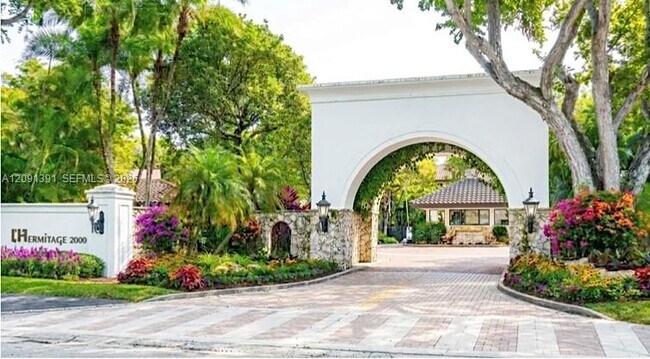 Building Photo - 2000 S Bayshore Dr