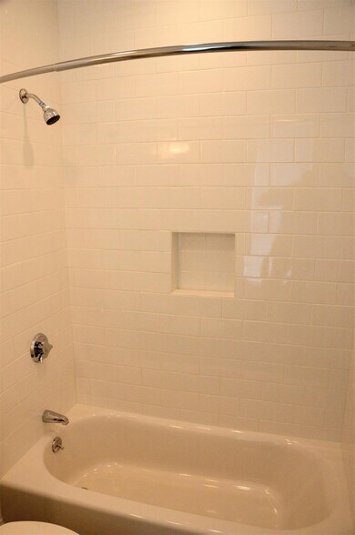 Building Photo - 15 Langdon St