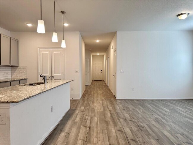 Building Photo - 230 Olympic Dr