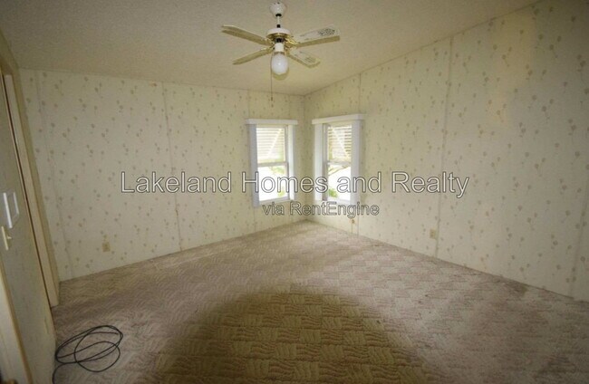 Building Photo - 1762 Fox Hill Dr