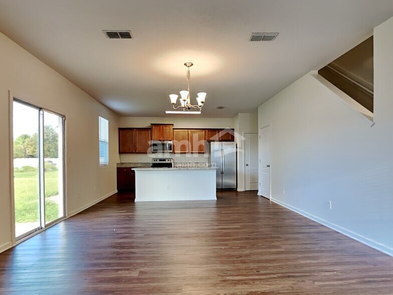 Building Photo - 7338 Cumbria Blvd