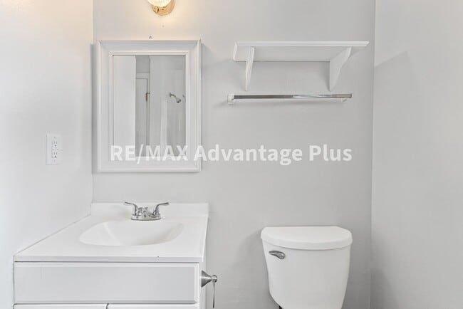 Building Photo - 2-Bedroom Home Walking Distance to Longwood University
