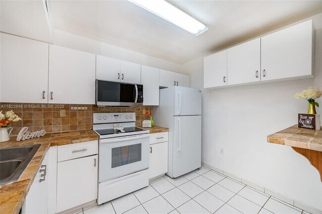 Building Photo - 12521 NW 11th Ln