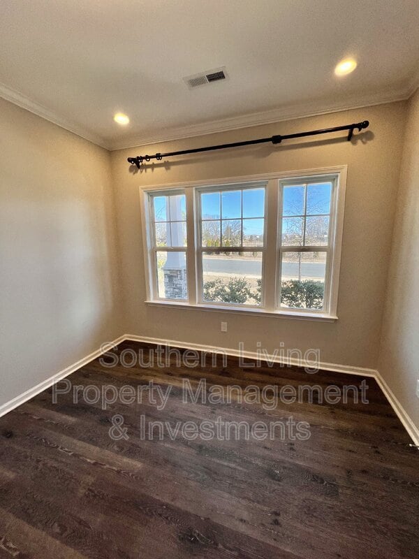 Building Photo - 1006 Creeks Landing Dr
