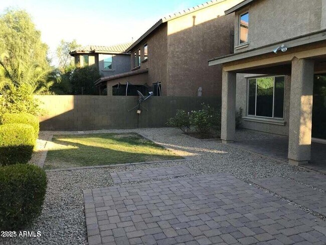 Building Photo - 3838 E Cat Balue Dr