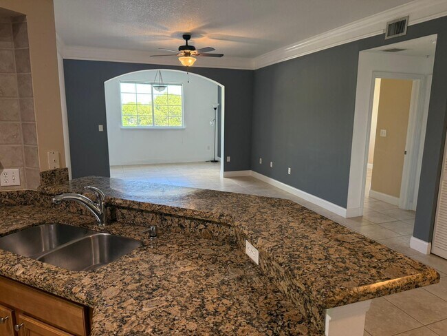 Building Photo - 9905 Baywinds Blvd