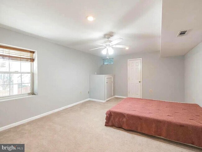 Building Photo - 21209 Seneca Crossing Dr