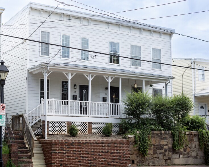 Building Photo - 1306 W Clay St