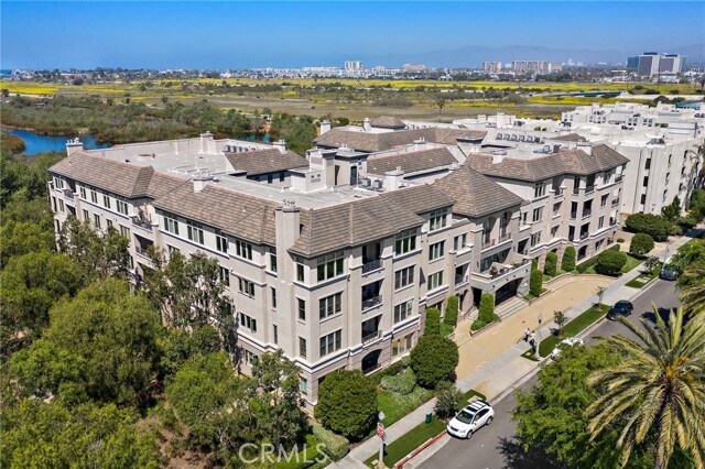 Building Photo - 6001 Crescent Park E