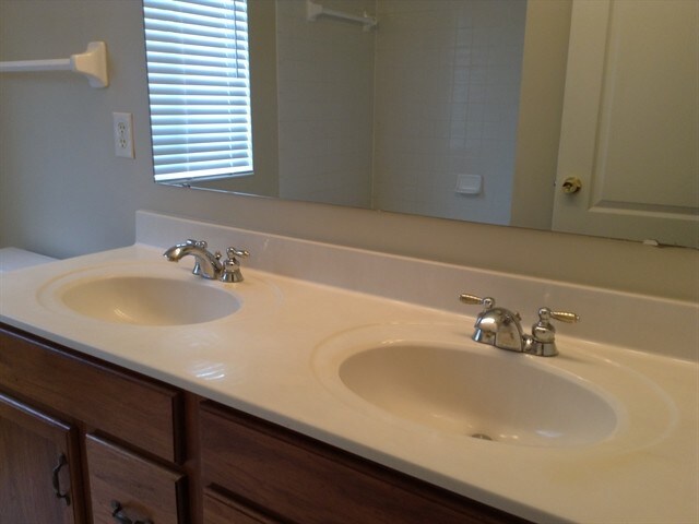 Building Photo - 1205 Emery Ridge Dr