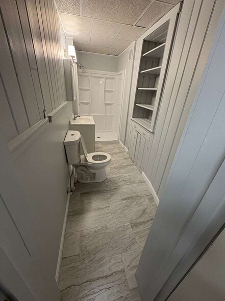 Bathroom & Shower - 29 E 4th St