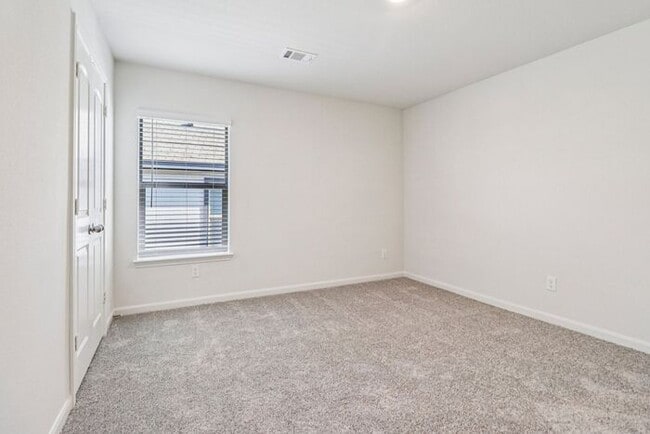 Building Photo - 712 Trinity Trl