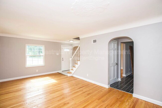 Building Photo - 4605 Nelson Dr