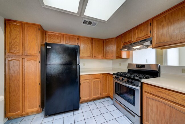 Building Photo - Amazing Three Bedroom in Heart of Rio Rancho!