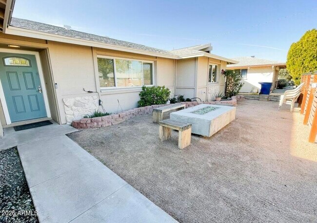 Building Photo - 1255 E Riviera Dr