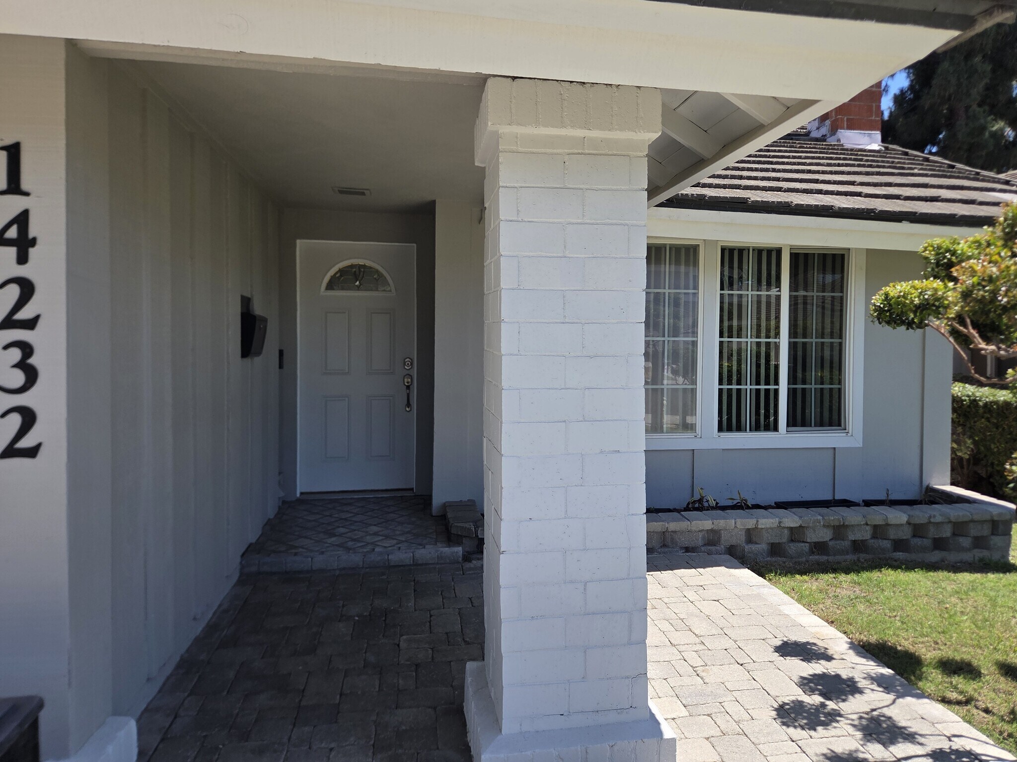 Building Photo - 14232 Matisse Ave