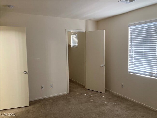 Building Photo - 6237 Clapton Way