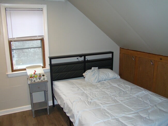 Building Photo - 13 Back River Rd