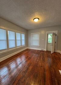 Building Photo - 1053 Huey St