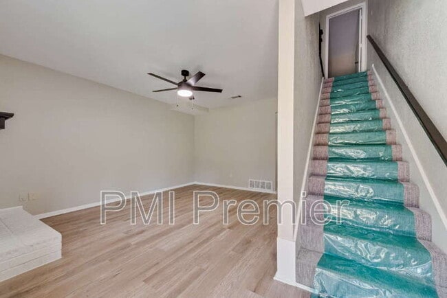 Building Photo - 105 Wildwood Ct