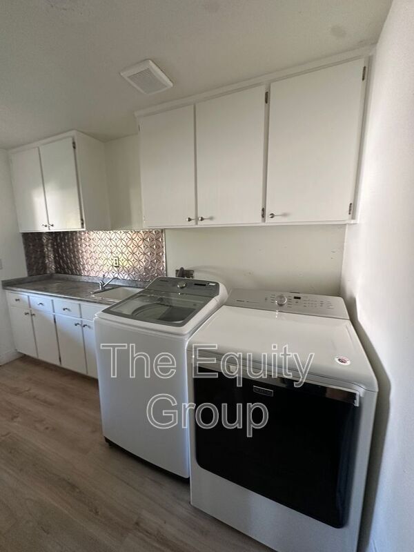 Building Photo - 830 W Vassar Ave