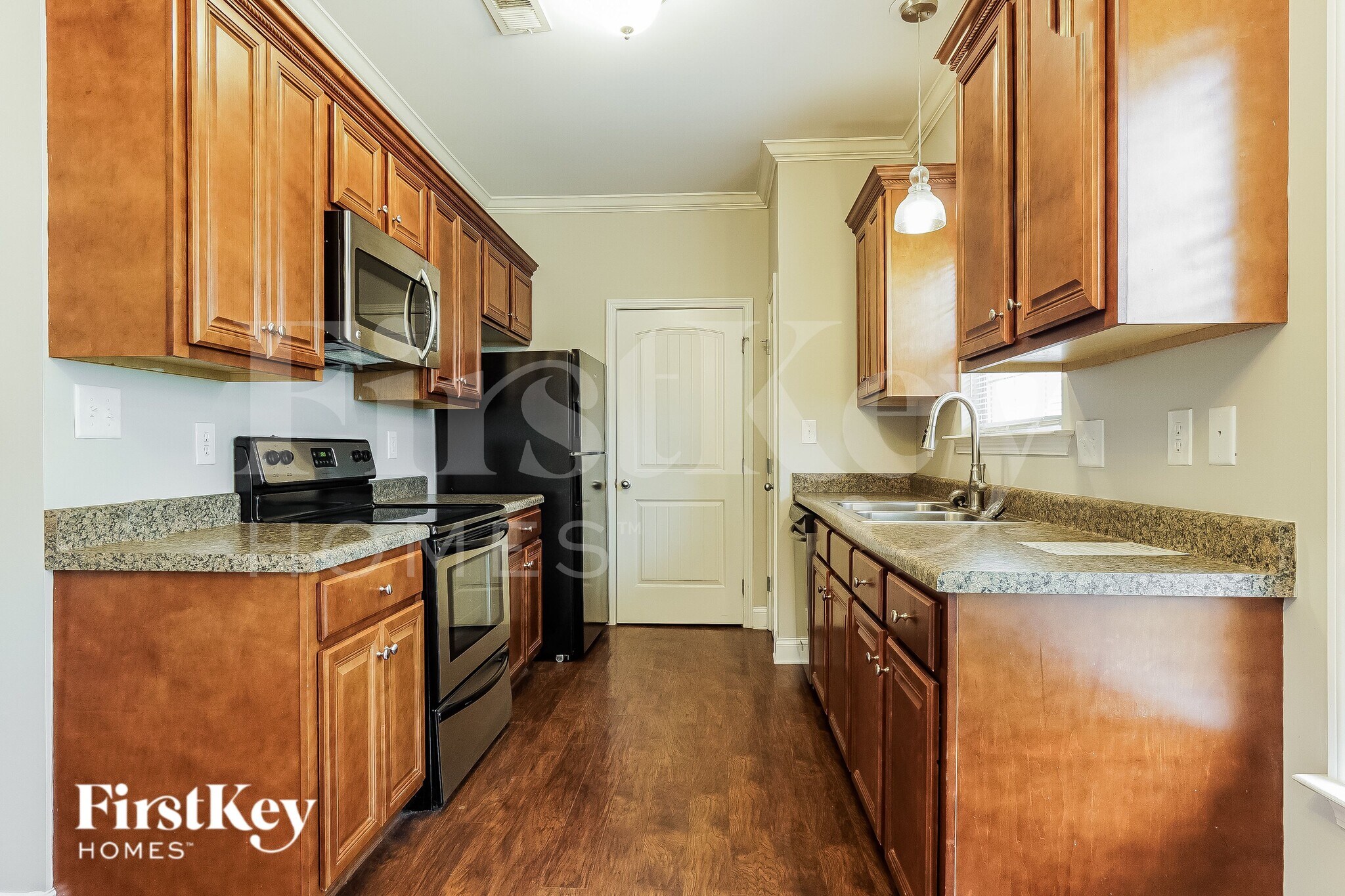 Building Photo - 2057 Highview Way